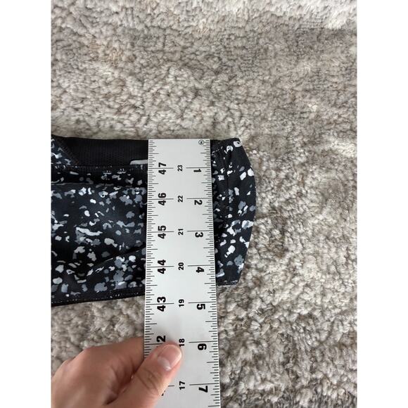 Athleta Size XS Geometric Cropped Athleisure Leggings Gray Black Stretch Casual - Picture 6 of 10